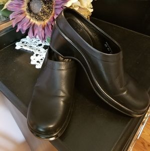 DANSKO leather shoes.